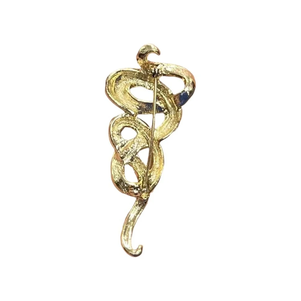 AJC Gold Tone Openwork Ribbon Swirl Fashion Brooch Scarf Lapel Pin 2.5